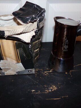 NEW Water Damaged Box and stained Bialetti Venus Espresso 4-Cup Espresso
